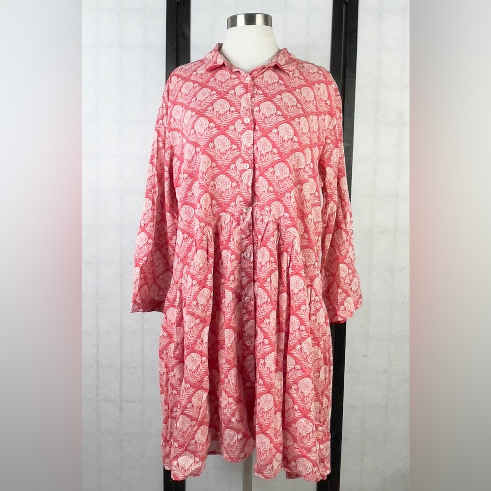 New with tags Anthropologie Ros Garden Magenta Floral dress . Size: L